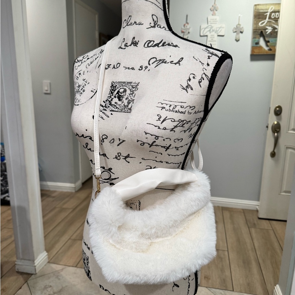 Elegant White Faux Fur Shoulder Bag